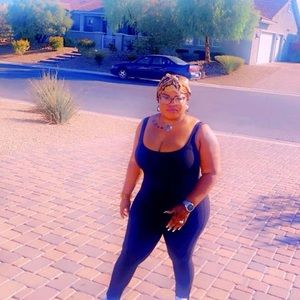 Meet your Posher, Esi